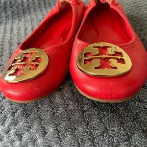 Tory Burch reva flats in coral color